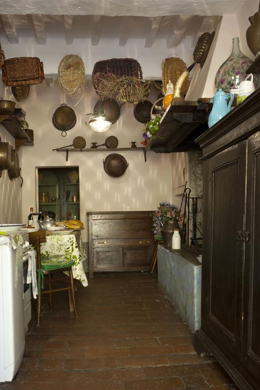 Il Broglino Villa Todi Room photo