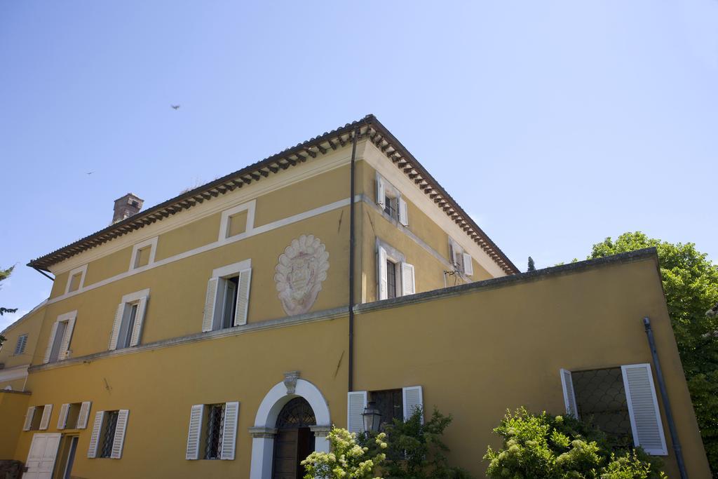Il Broglino Villa Todi Room photo